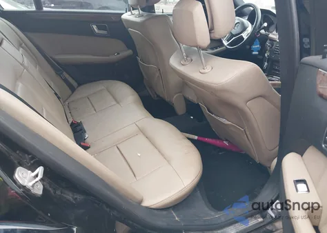 2012 Mercedes-Benz E 350 z USA, uszkodzony, nr VIN WDDHF5KB1CA659609